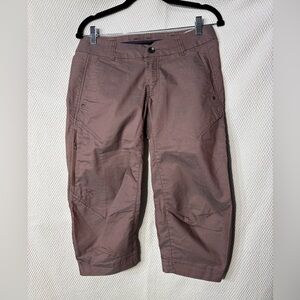 ARC’TERYX Sz 6 Hiking Capri Bermuda Length Pants with Multiple Pockets
